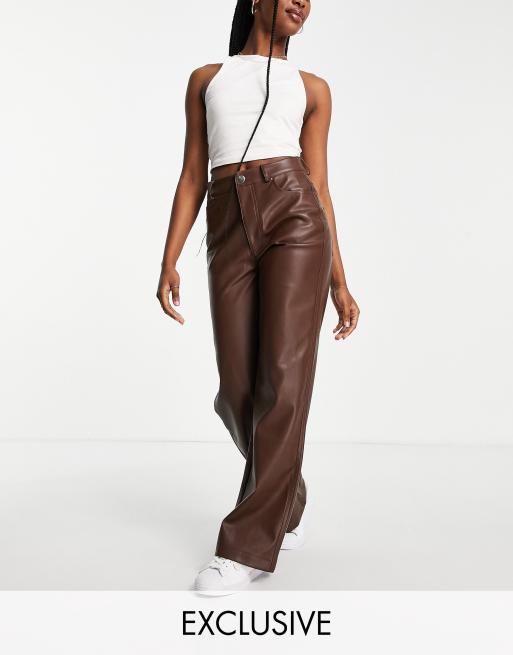 Stradivarius - Dad broek van imitatieleer in chocoladebruin