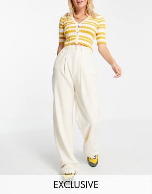 Stradivarius - Dad broek van linnen met wijde pijpen in zandkleur | ASOS
