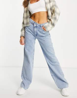 Stradivarius - Dad-Jeans mit gestufter Taille in verwaschenem Blau