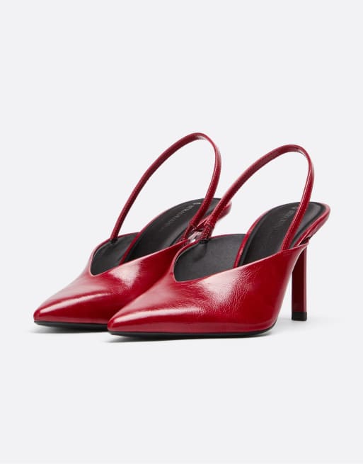 Stradivarius décolleté slingback con tacco a spillo e scollo a V rosse, 4 di 6