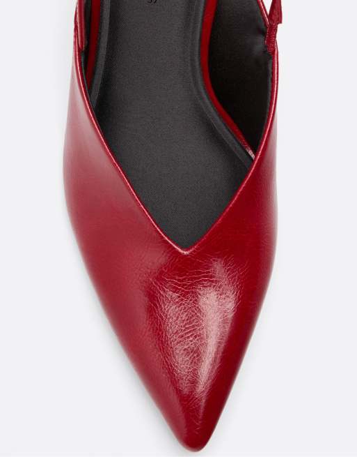 Stradivarius décolleté slingback con tacco a spillo e scollo a V rosse, 5 di 6