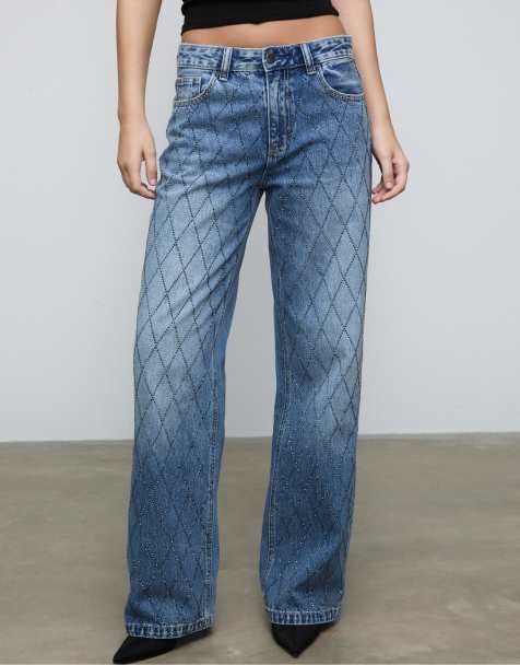 Stradivarius – Denim-Jeans in Mittelblau mit Strassverzierung - view 1