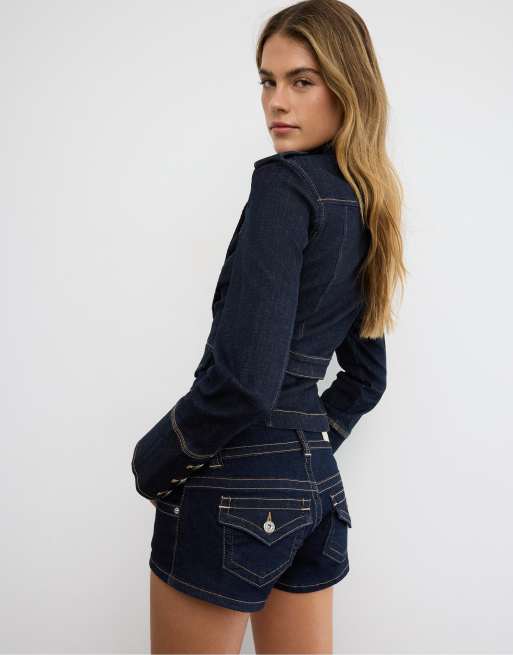 Stradivarius Denim micro shorts in medium denim wash, 3 of 4