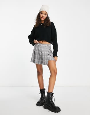 black cropped knitted jumper