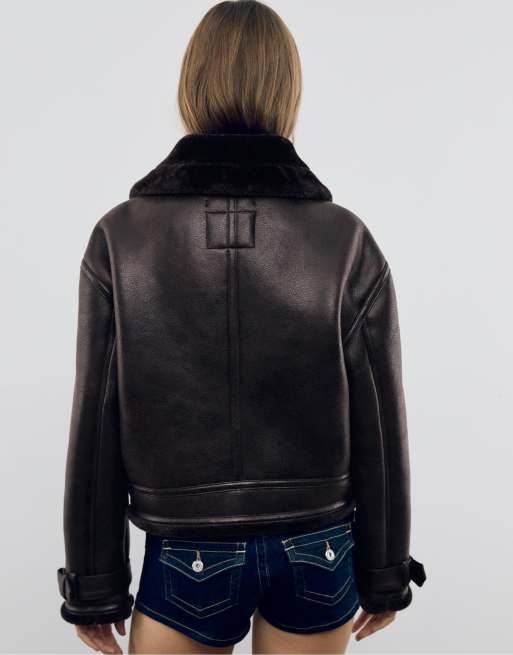 Stradivarius – Doubleface-Jacke aus Kunstleder in Braun, 2 von 4