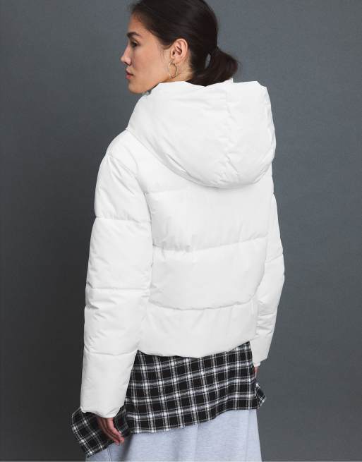 Stradivarius doudoune à capuche basique blanche, 3 de 7