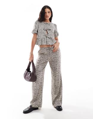 drawstring pants in leopard - part of a set-Multi