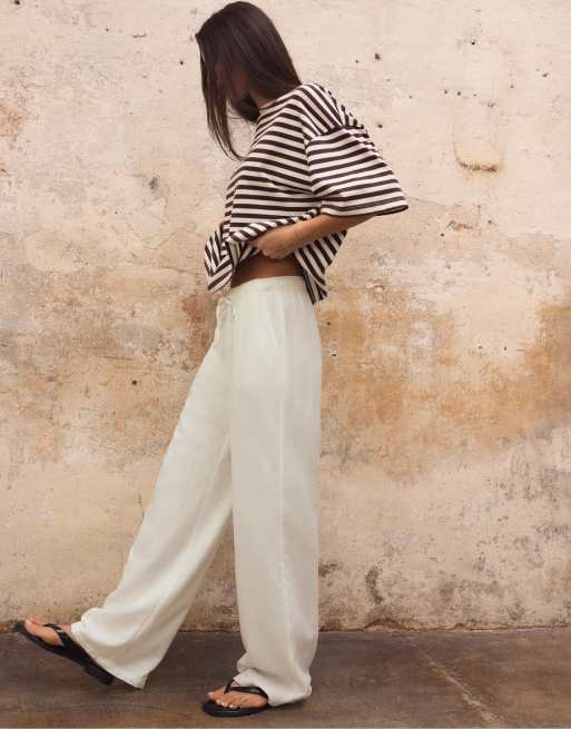 Stradivarius drawstring trousers in white, 4 of 4