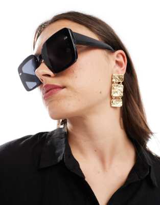 Stradivarius - Eckige Oversize-Sonnenbrille in Schwarz