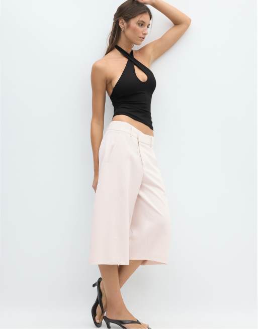 Stradivarius – Elegante Bermudashorts in Ecru mit überkreuztem Bund, 3 von 4
