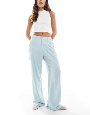 Stradivarius - Elegante Hose in blassblauer Leinenoptik mit niedrigem Bund