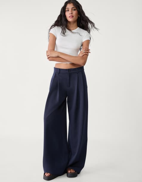 Stradivarius – Elegante Hose in Marineblau mit weitem Bein und Abnähern - view 1