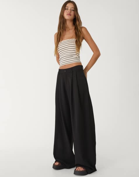Stradivarius – Elegante Hose in Schwarz mit weitem Bein und Abnähern - view 1
