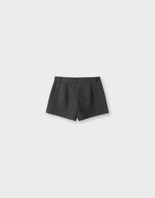 Stradivarius elegante shorts med paspellomme-detalje i mørkegrå, 7 af 7