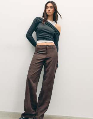 Stradivarius - Elegante Slim-Fit-Hose in Braun mit geradem Bein-Brown