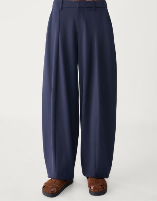 Stradivarius – Elegante weite Hose in Marineblau mit Ziernaht