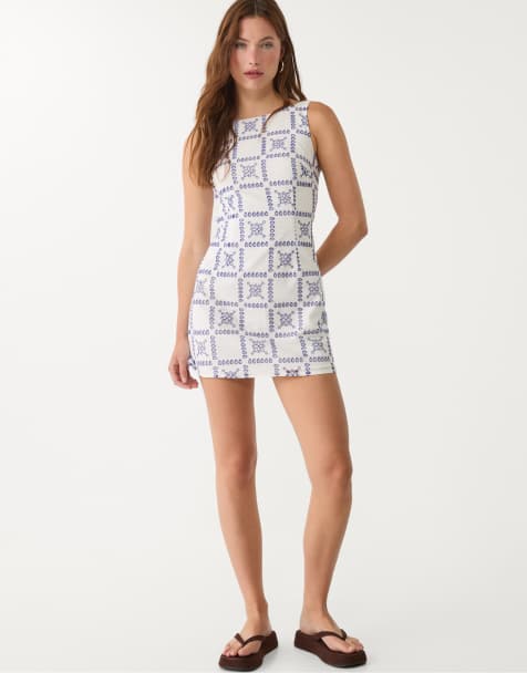 Stradivarius Embroidered short dress in blue - view 1