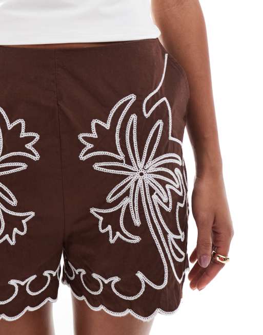 Stradivarius embroidery shorts in brown