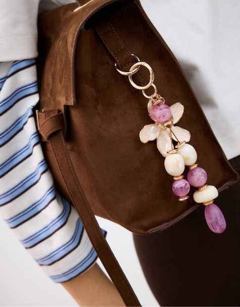 Stradivarius Enamelled flower charm keyring in gold - view 1