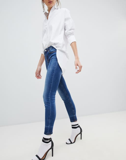 Stradivarius – Eng geschnittene Jeans mit niedrigem Bund