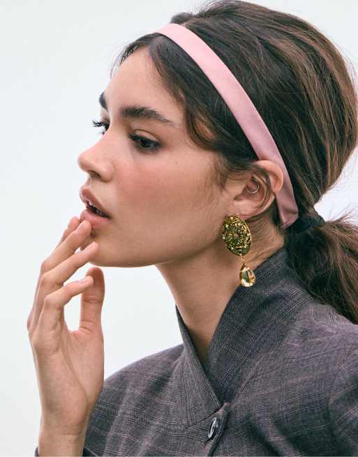 Stradivarius Engraved teardrop earrings in khaki, 2 of 4