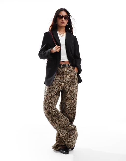 Stradivarius - Enkeltradet og sort blazer