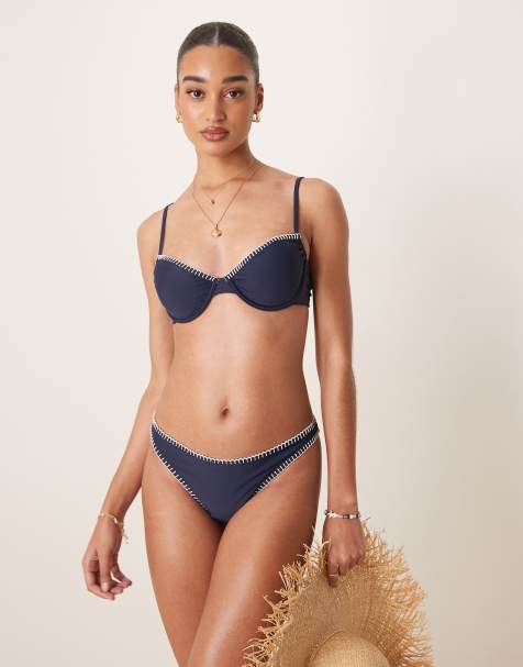 Stradivarius - Ensemble de bikini à détails cousus avec haut à balconnets - Bleu marine et blanc - view 1