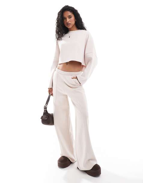 Stradivarius - Ensemble sweat-shirt court et pantalon de jogging doux - Rose clair - view 1