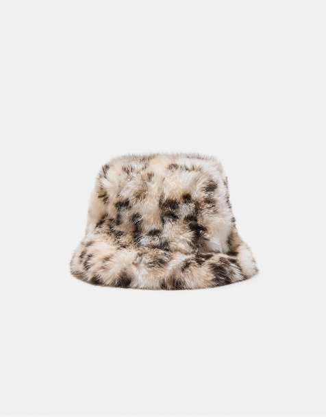 Stradivarius Faux fur bucket hat in black - view 1