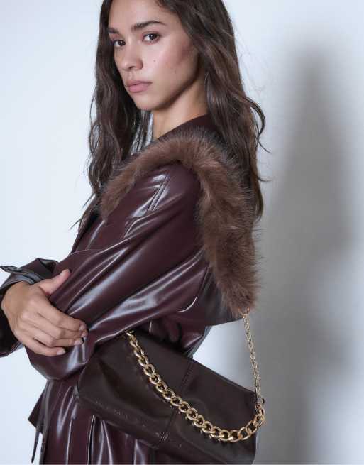 Stradivarius Faux fur crossbody bag with strap in brown, 2 of 4