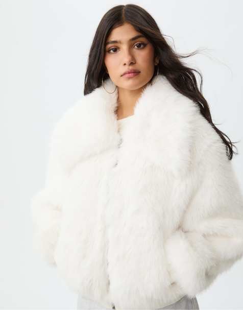 Stradivarius Faux fur jacket in ecru - view 1