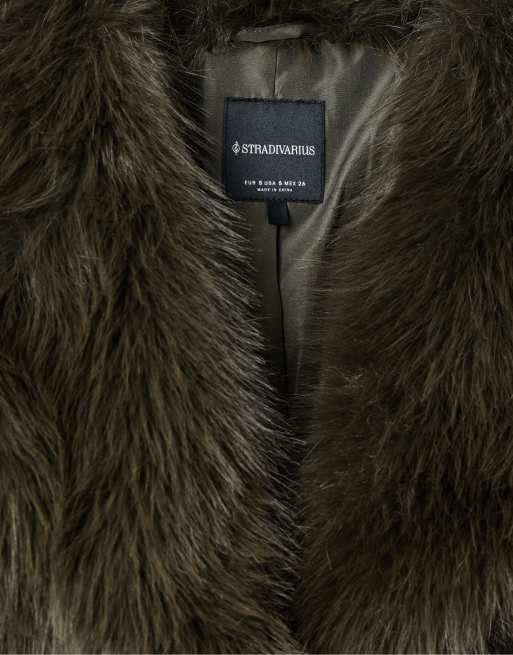 Stradivarius Faux fur shawl neck jacket in khaki, 2 of 2