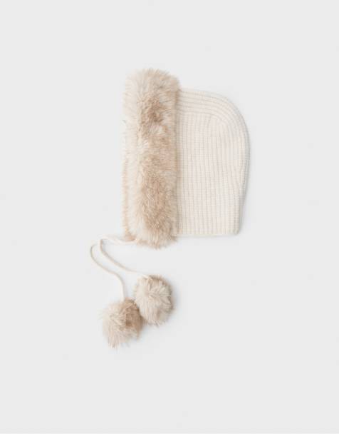 Stradivarius faux-fur Sturmhaube in Ecru - view 1