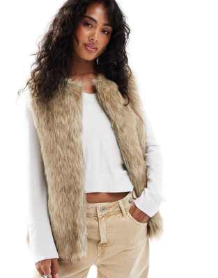 faux fur vest in brown