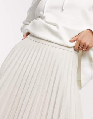 white faux leather pleated skirt