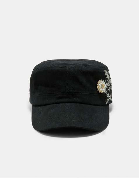 Stradivarius Faux pearl cap in black - view 1