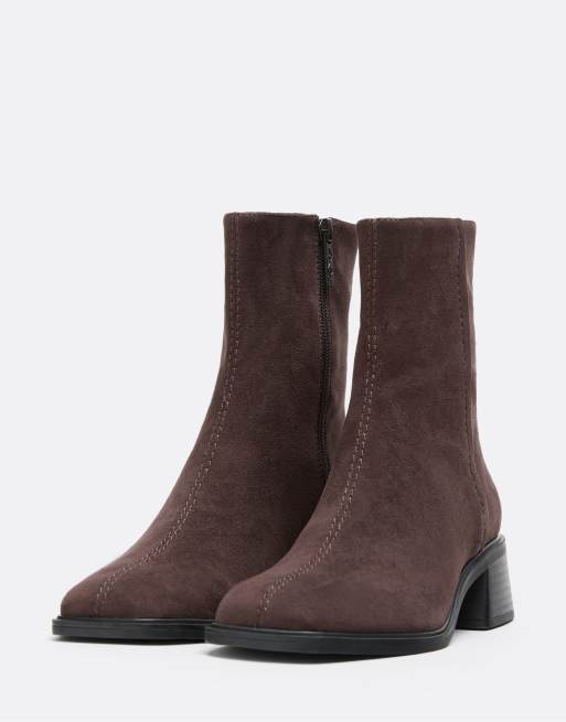 Stradivarius Faux suede flat ankle boots in brown, 3 of 6