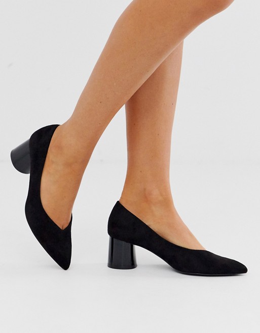 Stradivarius faux suede mid heel shoes in black