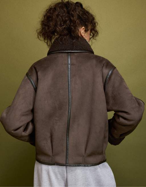 Stradivarius Faux suede reversible shawl-neck jacket in brown, 2 of 5