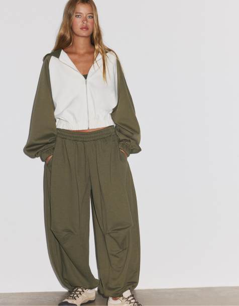 Stradivarius felpa con cappuccio con zip in khaki - view 1