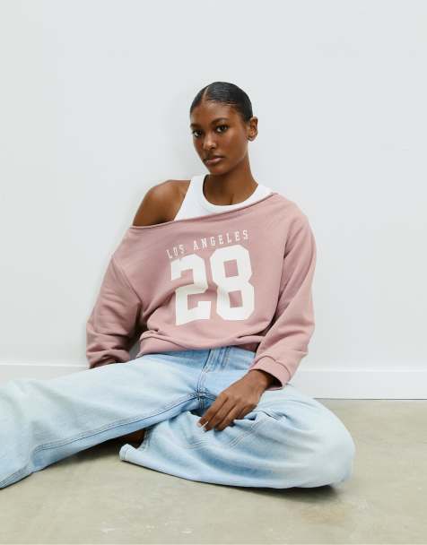 Stradivarius - Felpa rosa polvere con spalle scoperte e stampa - view 1