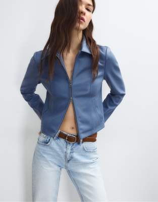 Stradivarius - Figurbetonte Jacke in Königsblau mit Lederoptik-Marineblau