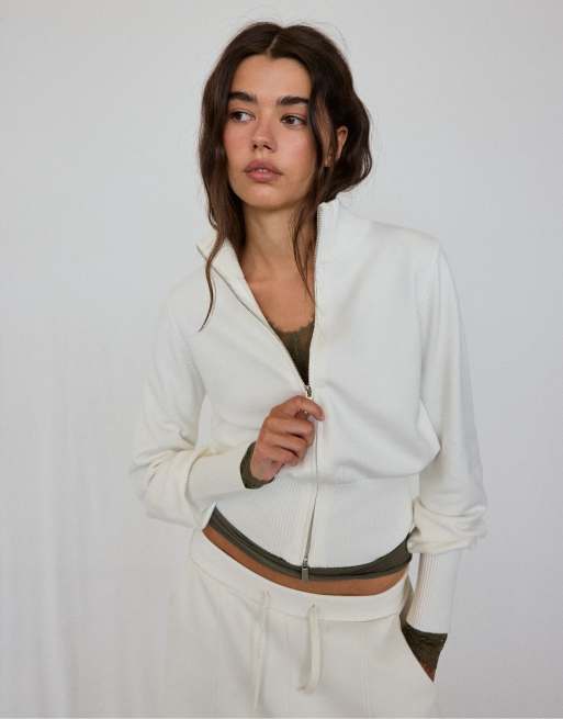 Stradivarius figurbetonte Strickjacke mit Reißverschluss in Ecru, 4 von 7