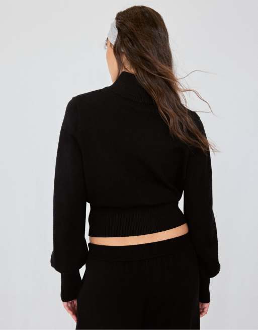 Stradivarius figurbetonte Strickjacke mit Reißverschluss in Schwarz, 3 von 7