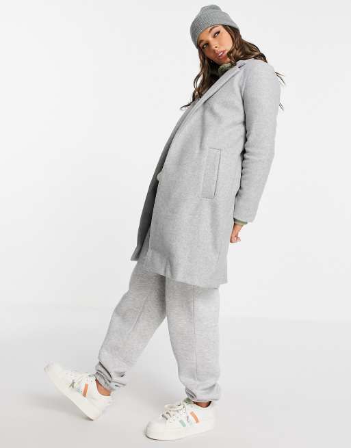 Stradivarius – Figurbetonter Mantel in Grau ASOS