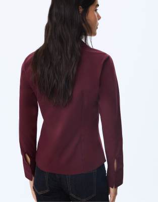 Stradivarius - Figurbetontes Basic-T-Shirt in Aubergine-Lila