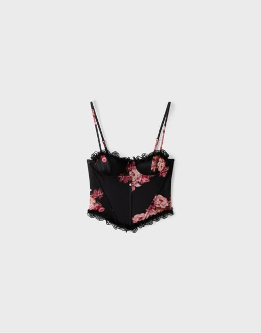 Stradivarius figurbetontes Crop-Top mit Blumenmuster in Rot, 6 von 7