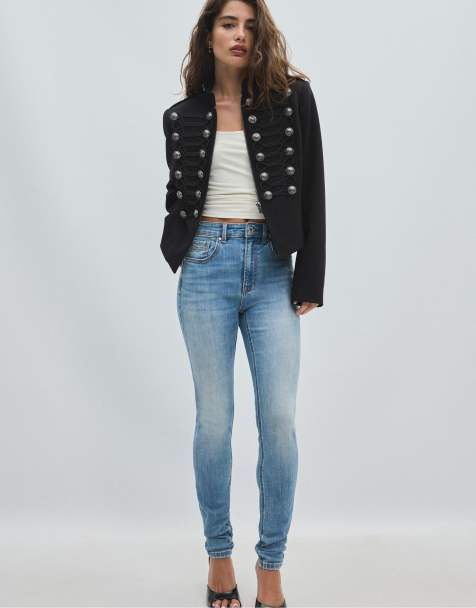 Stradivarius Fitted blazer with metal buttons in black - view 1
