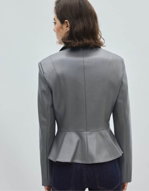 Stradivarius Fitted leather effect peplum blazer in dark grey, 3 of 7