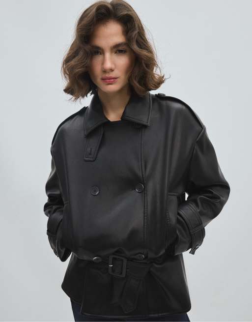 Stradivarius Fitted leather effect trench coat in black, 5 of 7